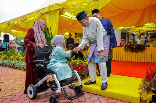 SULTAN SHARAFUDDIN IDRIS SHAH