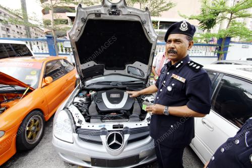 KL24_15092014_CURI_KERETA