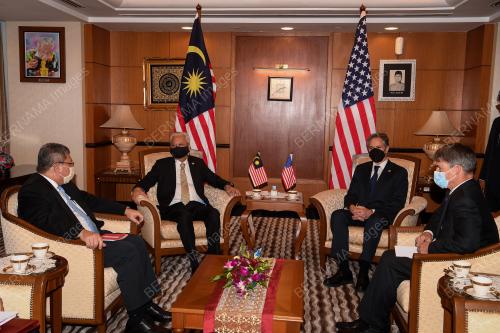 DATUK SERI ISMAIL SABRI YAAKOB