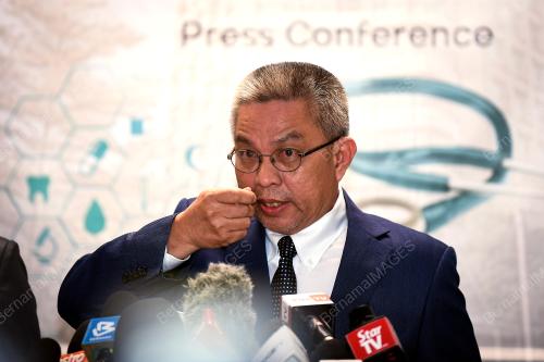 DATUK SERI DR ADHAM BABA