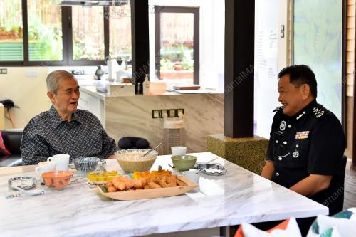 TUN ABDULLAH AHMAD BADAWI