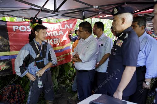 TANAH RUNTUH