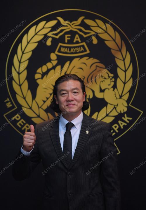 KIM PAN GON