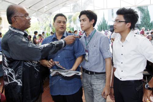 DATUK SERI KAMARUDDIN SIARAF