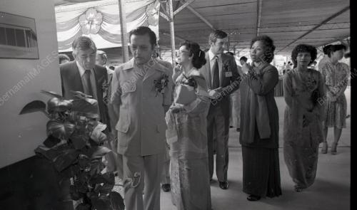 DR. MAHATHIR MOHAMAD