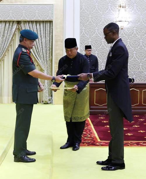 AL-SULTAN ABDULLAH RI'AYATUDDIN AL-MUSTAFA BILLAH SHAH