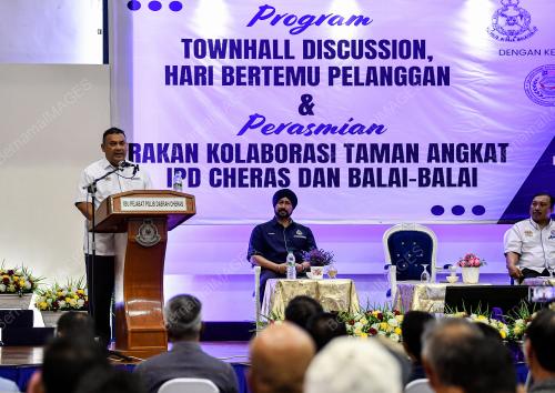 DATUK AZMAN ABIDIN