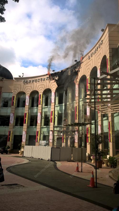 KL24_18012016_TERBAKAR