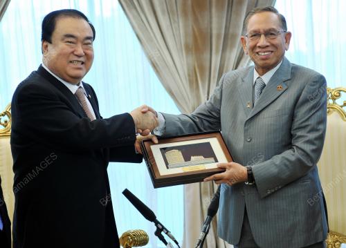 KL24_18032015_PARLIMEN