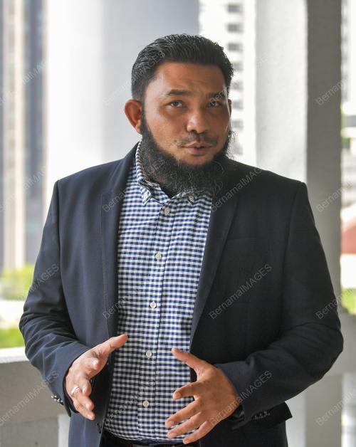 WAN MUHAMMD AZRI WAN DERIS
