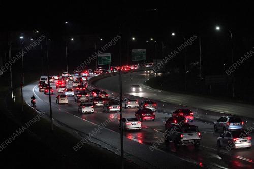 RENTAS NEGERI - ALIRAN TRAFIK SESAK MASUK KE IBUKOTA