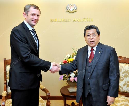 KL24_20032012_PARLIMEN_BELARUS