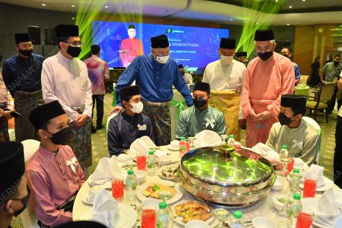 DATUK SERI ISMAIL SABRI YAAKOB