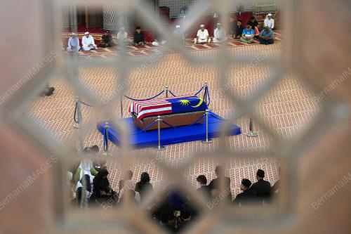 PENGEBUMIAN ALLAHYARHAM TUN HANIFF OMAR
