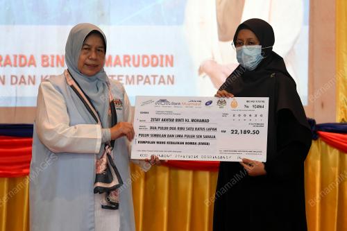 ZURAIDA KAMARUDDIN