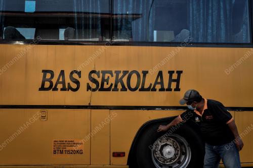 PEMANDU BAS SEKOLAH