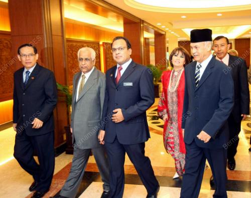 SIDANG DEWAN NEGARA