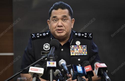DATUK HUZIR MOHAMED