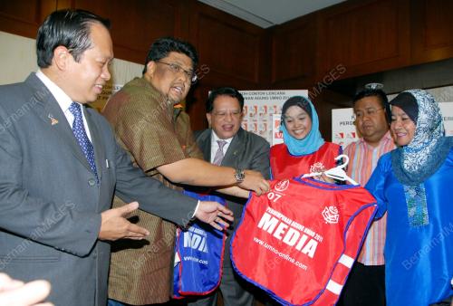 TAKLIMAT MEDIA PERHIMPUNAN AGUNG UMNO 2011