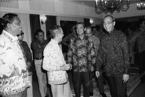 PM ENTERTAIN CHIEF MINISTERS