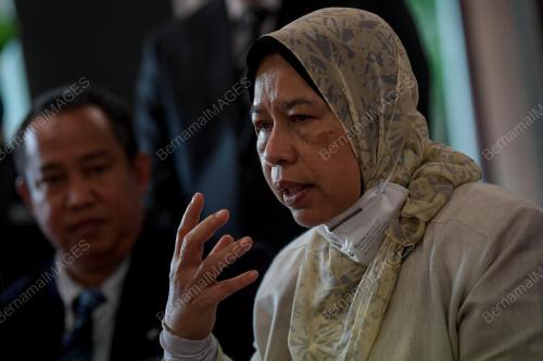 ZURAIDA KAMARUDDIN