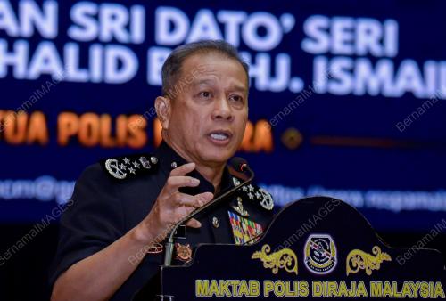 TAN SRI MOHD KHALID ISMAIL
