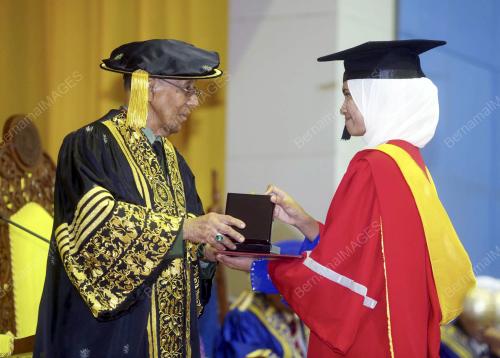 KL24_23092013_AGONG