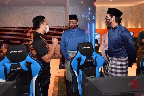 DATUK SERI REEZAL MERICAN NAINA MERICAN