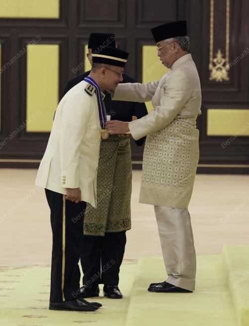 AL-SULTAN ABDULLAH RI'AYATUDDIN AL-MUSTAFA BILLAH SHAH