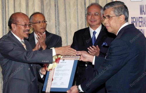 MOHD NAJIB TUN ABDUL RAZAK