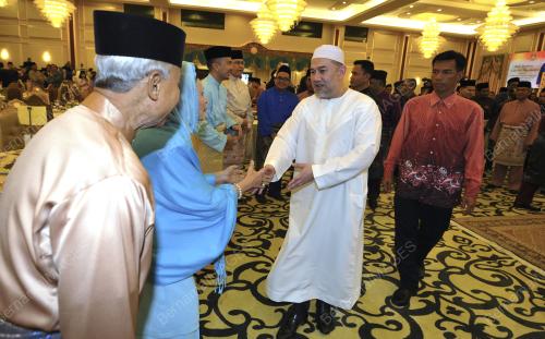 KL24_25062017_AGONG