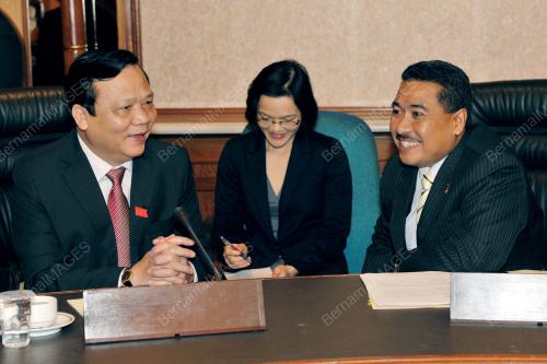 KL24_25072013_PARLIMEN