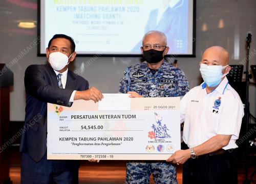 JEN TAN SRI AFFENDI BUANG