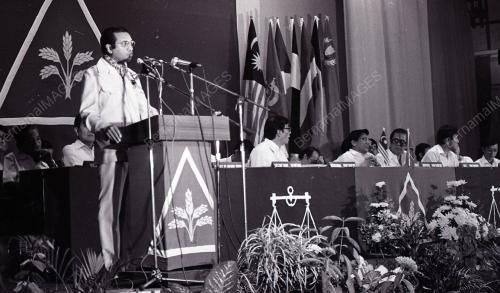 MAHATHIR MOHAMAD