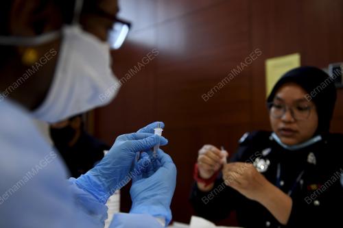 KIT UJIAN KIT KENDIRI RAPID ANTIGEN TEST