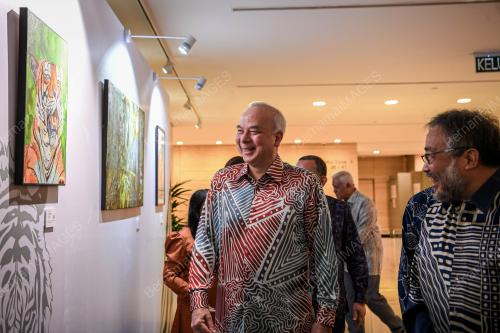 SULTAN PERAK SULTAN NAZRIN SHAH