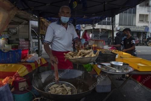 TINJAUAN DI TAPAK MENIAGA TAMAN MEDAN