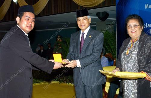SULTAN AZLAN SHAH