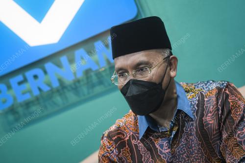 SENATOR IDRIS AHMAD
