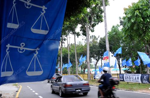 KL24_30032013_BENDERA_PARTI