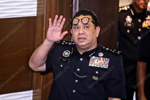 DATUK HUZIR MOHAMED