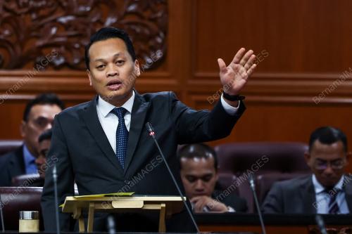 NIK NAZMI NIK AHMAD