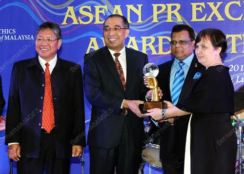 KL24_30112015_AWARD
