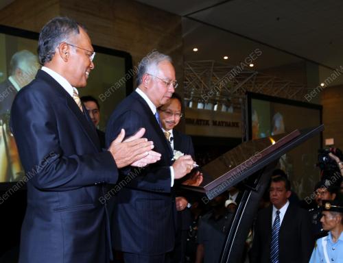MOHD NAJIB TUN ABDUL RAZAK