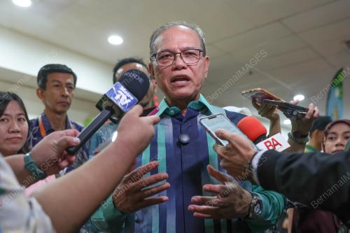 DATUK SERI WAN ROSDY WAN ISMAIL