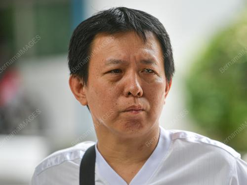 OKU DIPUKUL PENGIRING KERABAT DIRAJA