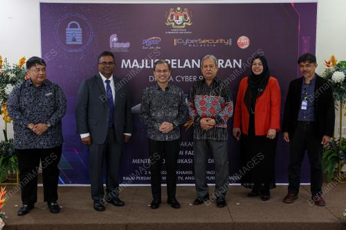 FAHMI FADZIL
