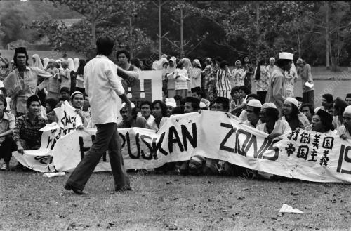 DEMONSTRASI MENGUTUK ISRAEL