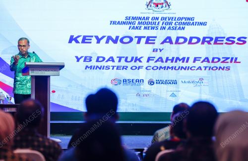 DATUK FAHMI FADZIL