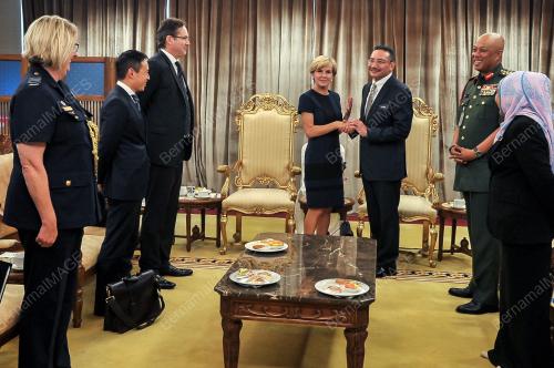 KL25_03022009_PARLIMEN